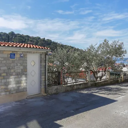 Apartment Sunny Elegant In - Classic Three Bedroom With Balcony *
